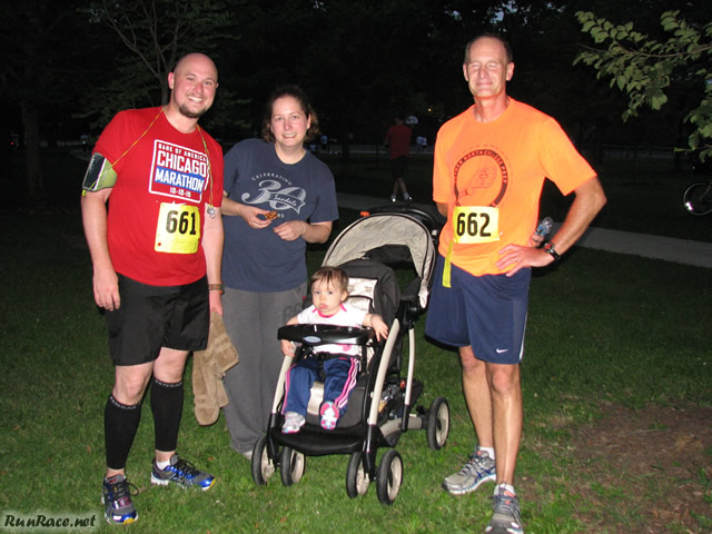 Chicago Full Moon Run action near the finish line