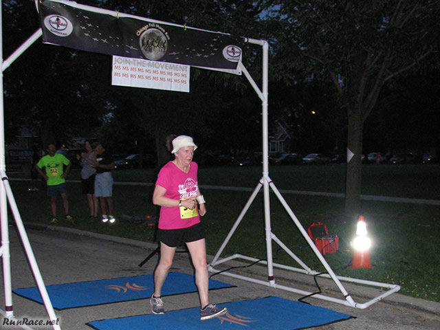 Chicago Full Moon Run action near the finish line
