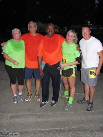 Chicago Full Moon Run action near the finish line
