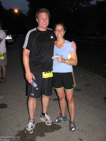Chicago Full Moon Run action near the finish line