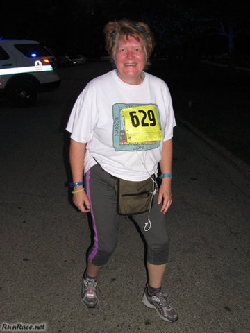 Chicago Full Moon Run action near the finish line