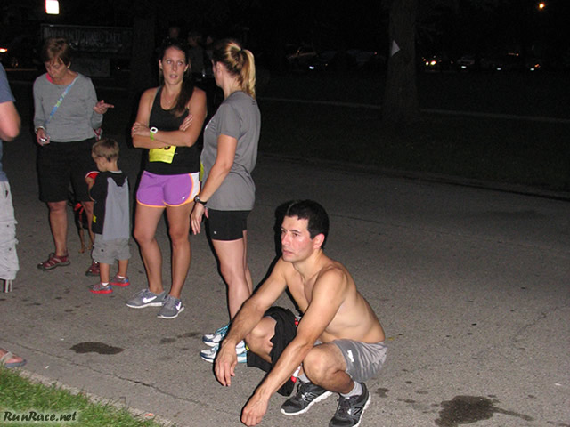 Chicago Full Moon Run action near the finish line