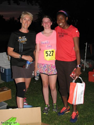 Chicago Full Moon Run action near the finish line