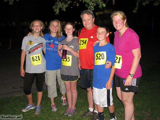 Chicago Full Moon Run action near the finish line