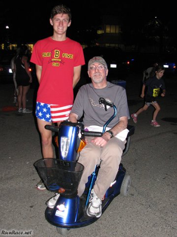 Chicago Full Moon Run action near the finish line