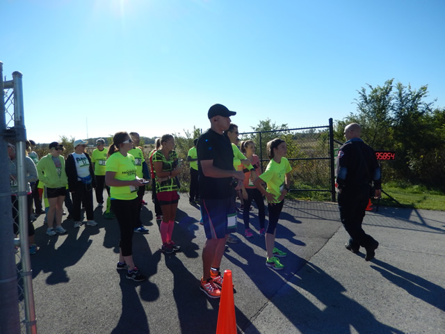 Pre-race Ceremony and Runner Line-up : Sunday October 12, 2014
