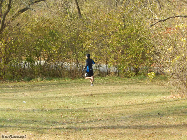Running the Outbound Parade Loop of Devonian Fall 25-Km : Saturday November 15, 2014