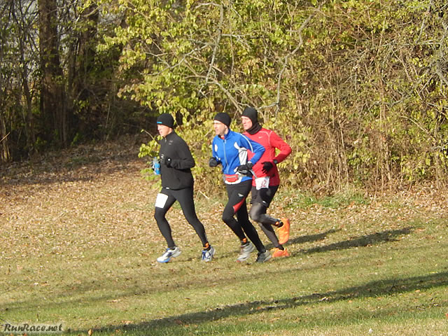 Running the Outbound Parade Loop of Devonian Fall 25-Km : Saturday November 15, 2014