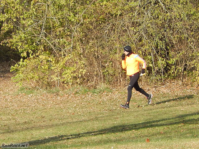 Running the Outbound Parade Loop of Devonian Fall 25-Km : Saturday November 15, 2014