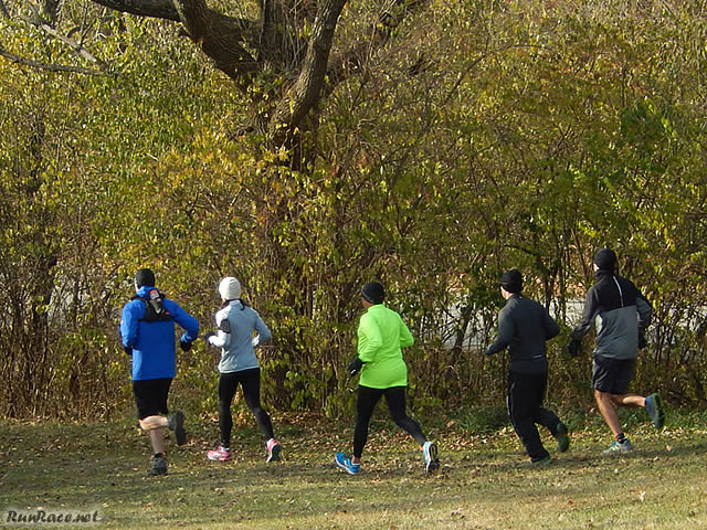 Running the Outbound Parade Loop of Devonian Fall 25-Km : Saturday November 15, 2014