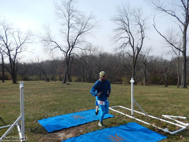 50-Km Runners Complete their First Lap : Saturday November 15, 2014