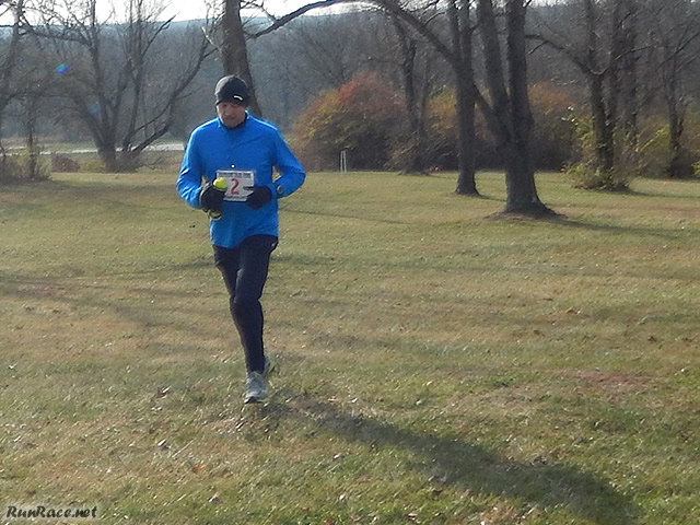 50-Km Runners Complete their First Lap : Saturday November 15, 2014