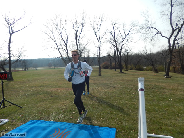 50-Km Runners Complete their First Lap : Saturday November 15, 2014