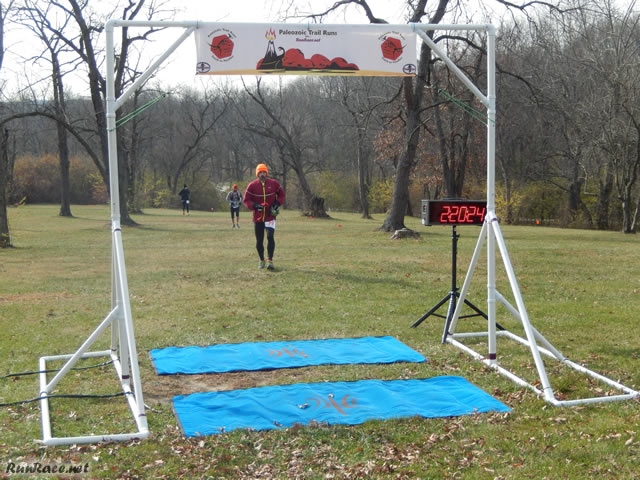 50-Km Runners Complete their First Lap : Saturday November 15, 2014