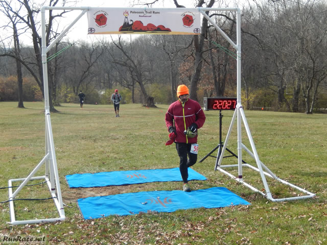 50-Km Runners Complete their First Lap : Saturday November 15, 2014