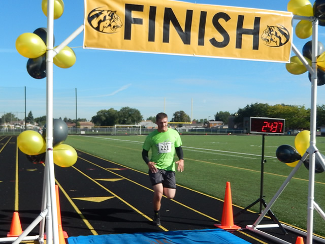Race Action from the Sixth Annual Tiger Tear 5k : Sunday September 20, 2015