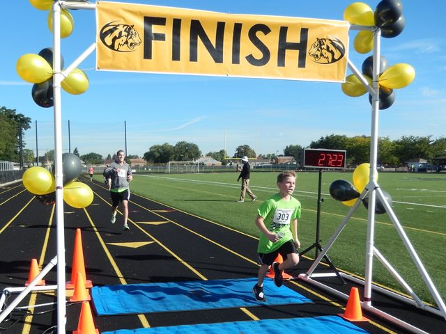 Race Action from the Sixth Annual Tiger Tear 5k : Sunday September 20, 2015