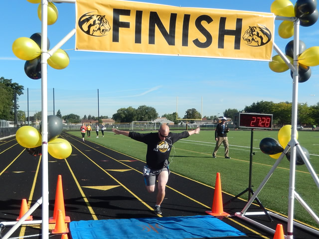 Race Action from the Sixth Annual Tiger Tear 5k : Sunday September 20, 2015