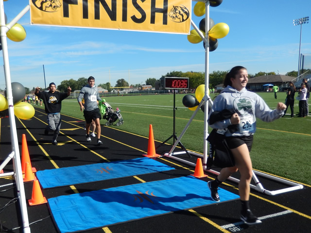 Race Action from the Sixth Annual Tiger Tear 5k : Sunday September 20, 2015