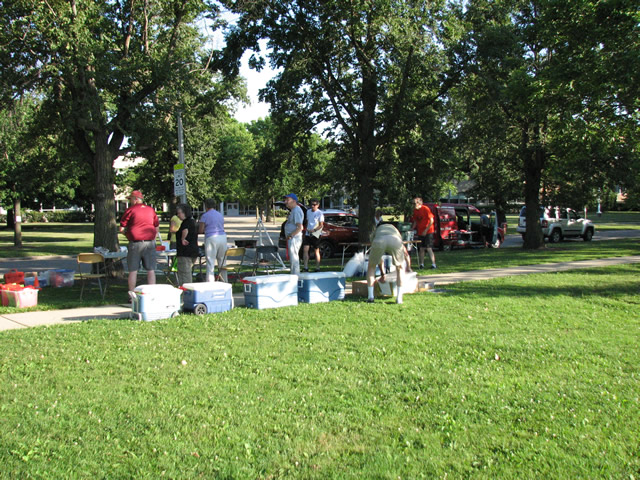 Pre-race bustle : Wednesday July 29th