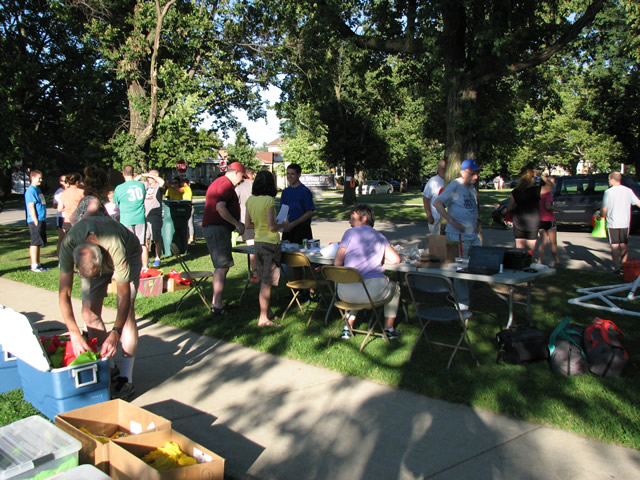 Pre-race bustle : Wednesday July 29th