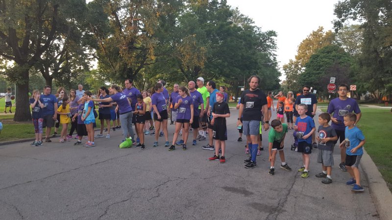 1-Mile Lunar Orbit Runners Assemble at their Start Line