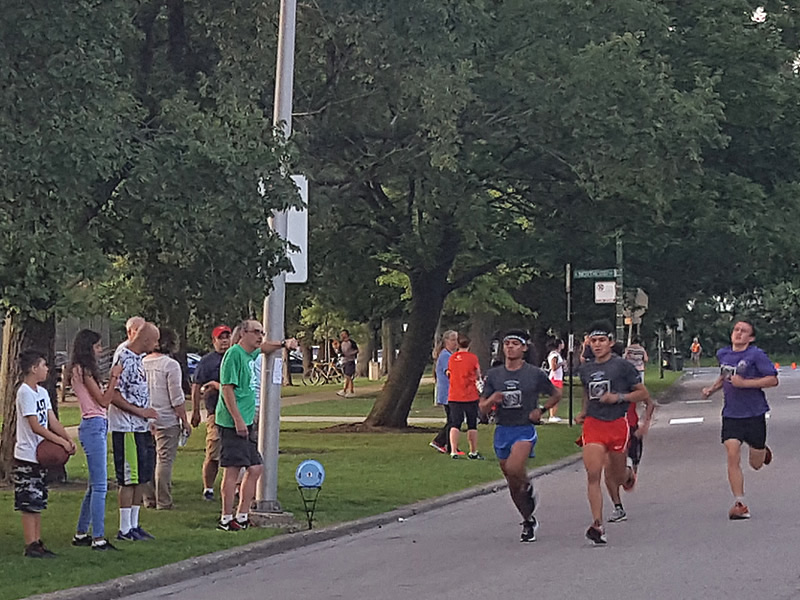 Chicago Full Moon Run Action on the Racecourse