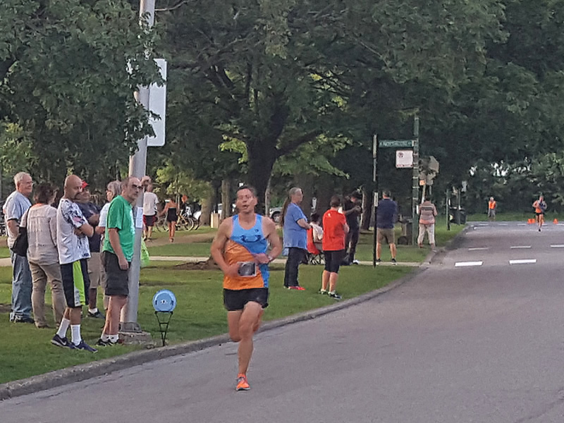 Chicago Full Moon Run Action on the Racecourse