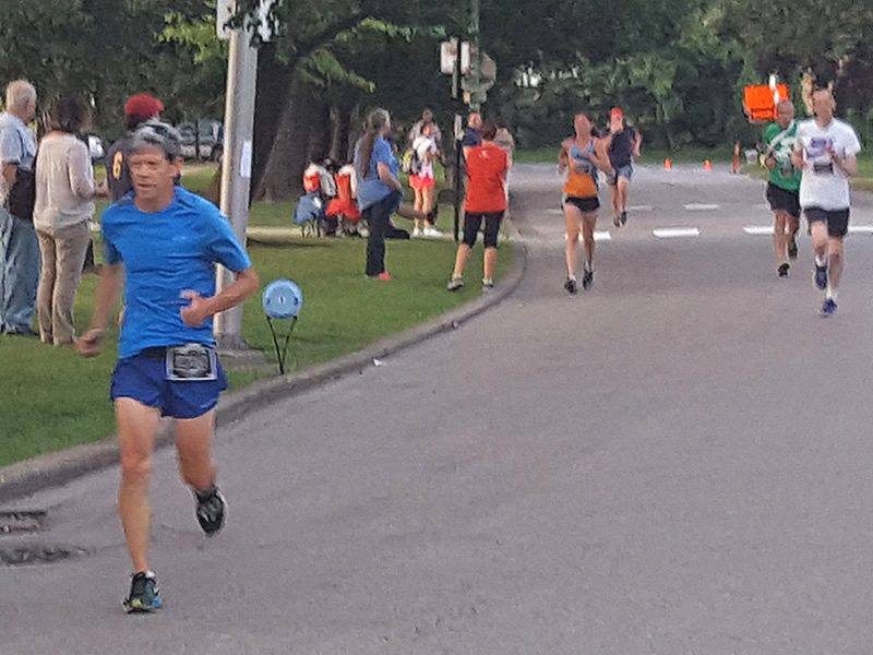 Chicago Full Moon Run Action on the Racecourse