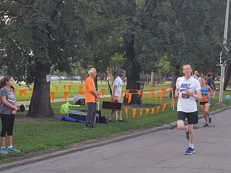 Chicago Full Moon Run Action on the Racecourse
