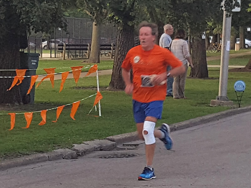 Chicago Full Moon Run Action on the Racecourse