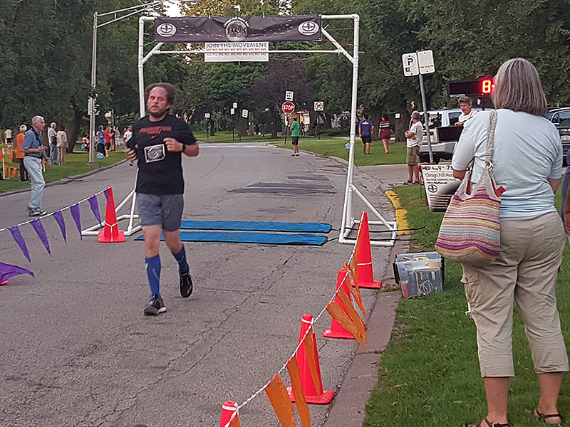 Chicago Full Moon Run Action on the Racecourse