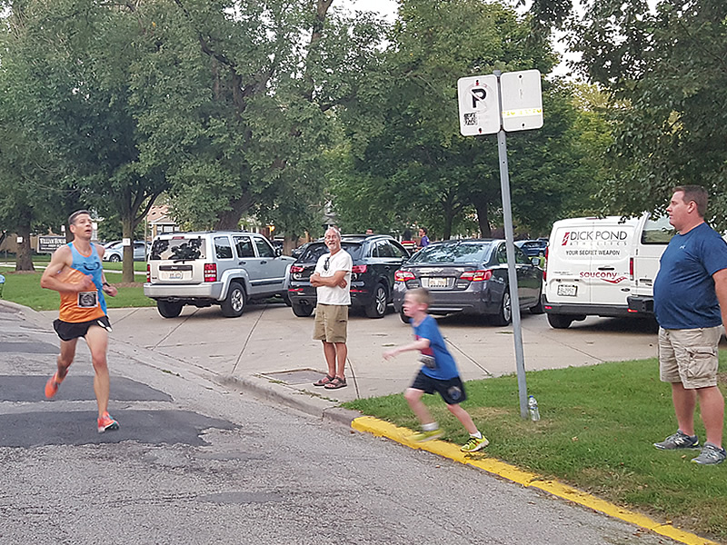 Chicago Full Moon Run Action at the Finish Line