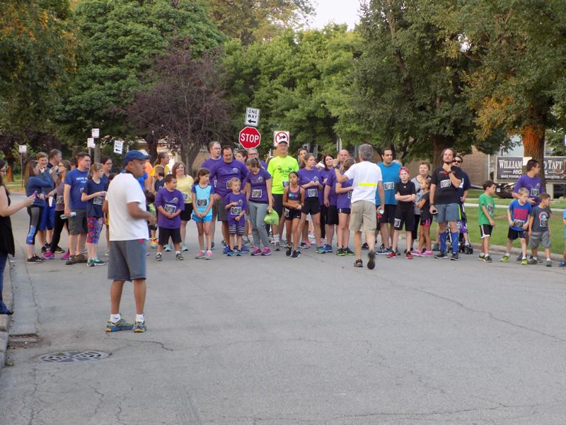 1-Mile Lunar Orbit Runners Assemble at their Start Line