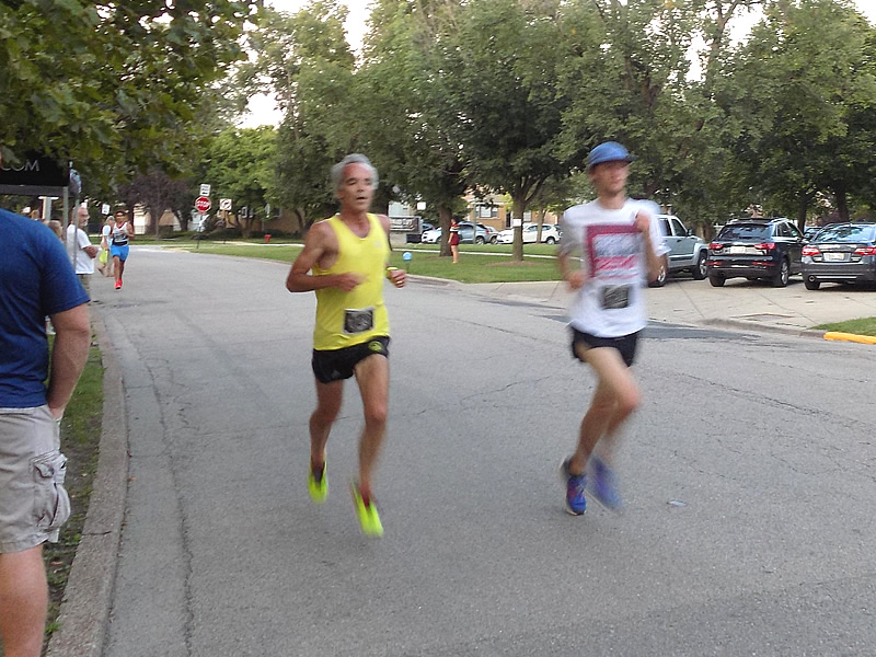 Chicago Full Moon Run Action on the Racecourse