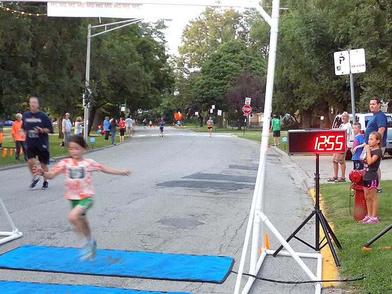 Chicago Full Moon Run Action at the Finish Line