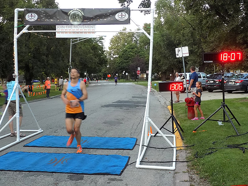 Chicago Full Moon Run Action at the Finish Line