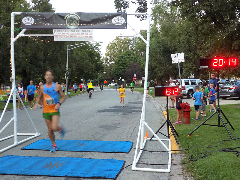 Chicago Full Moon Run Action at the Finish Line