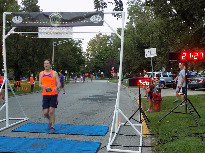 Chicago Full Moon Run Action at the Finish Line