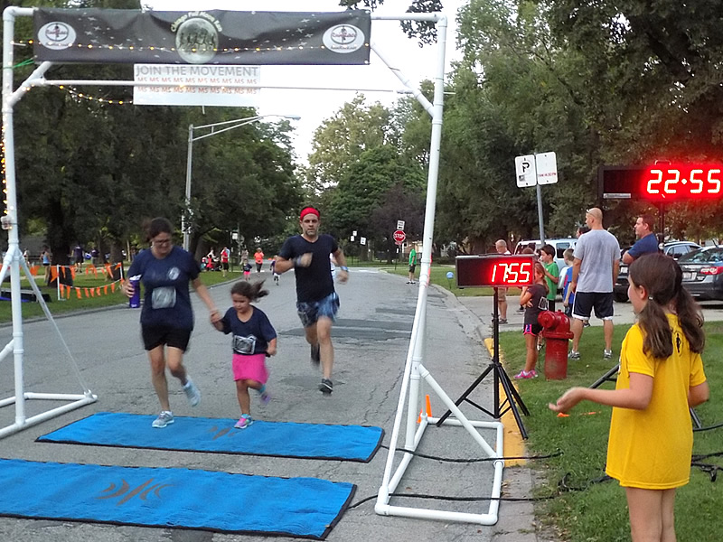 Chicago Full Moon Run Action at the Finish Line