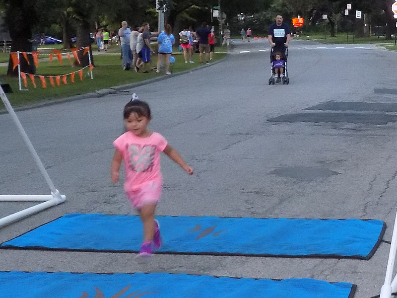 Chicago Full Moon Run Action at the Finish Line