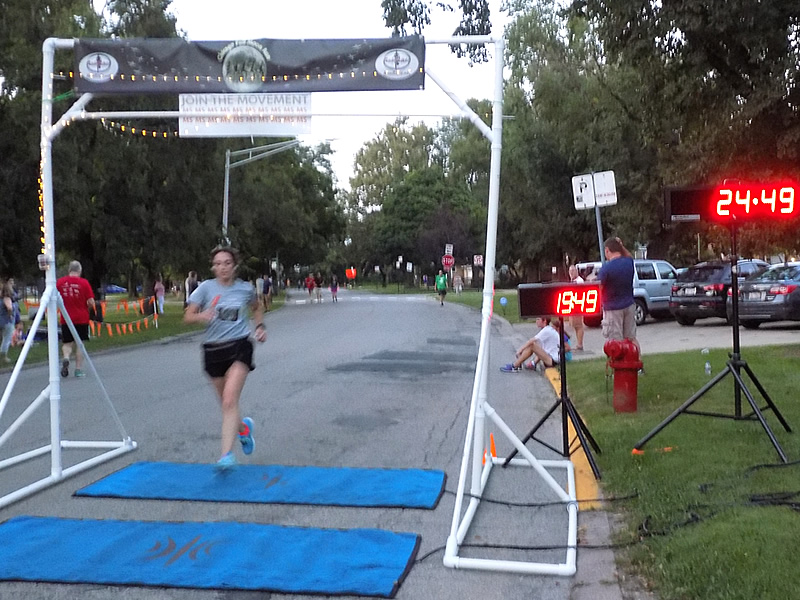 Chicago Full Moon Run Action at the Finish Line