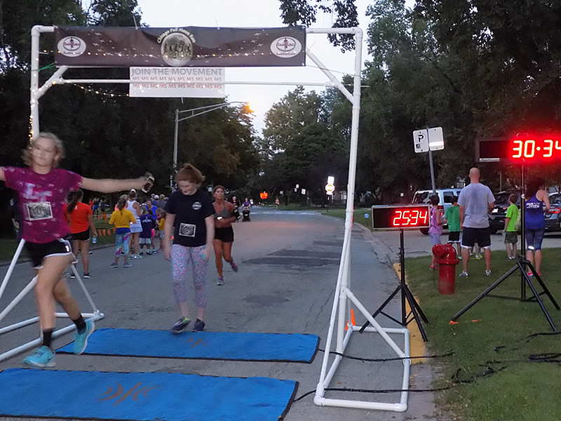 Chicago Full Moon Run Action at the Finish Line