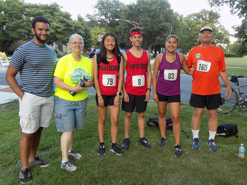Chicago Full Moon Run Pre-race Bustle