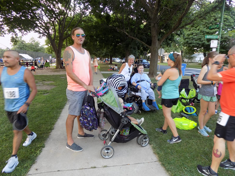 Chicago Full Moon Run Pre-race Bustle