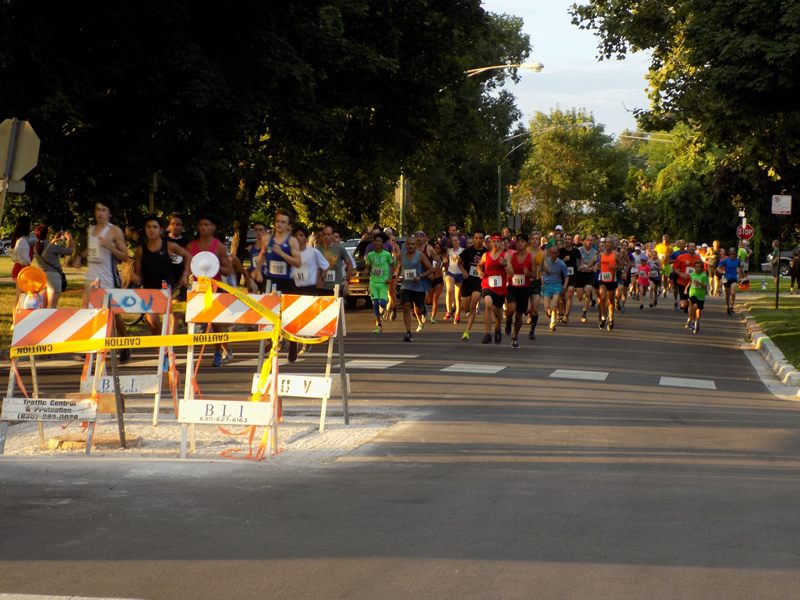 And They're Off... Start of the Chicago Full Moon Run 5k!