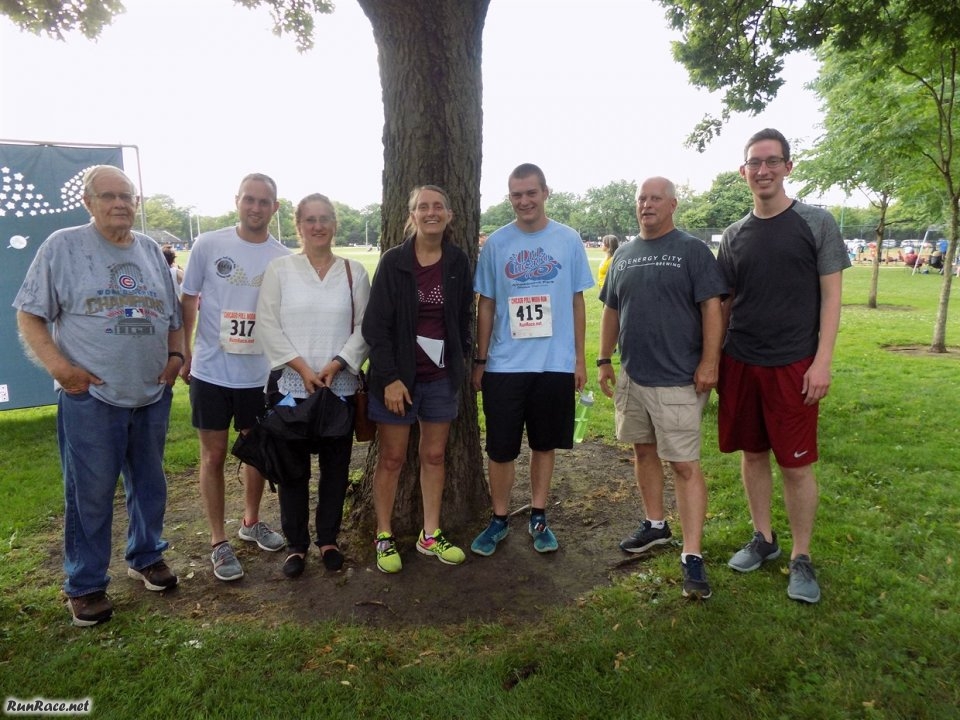 Chicago Full Moon Run Pre-race Bustle