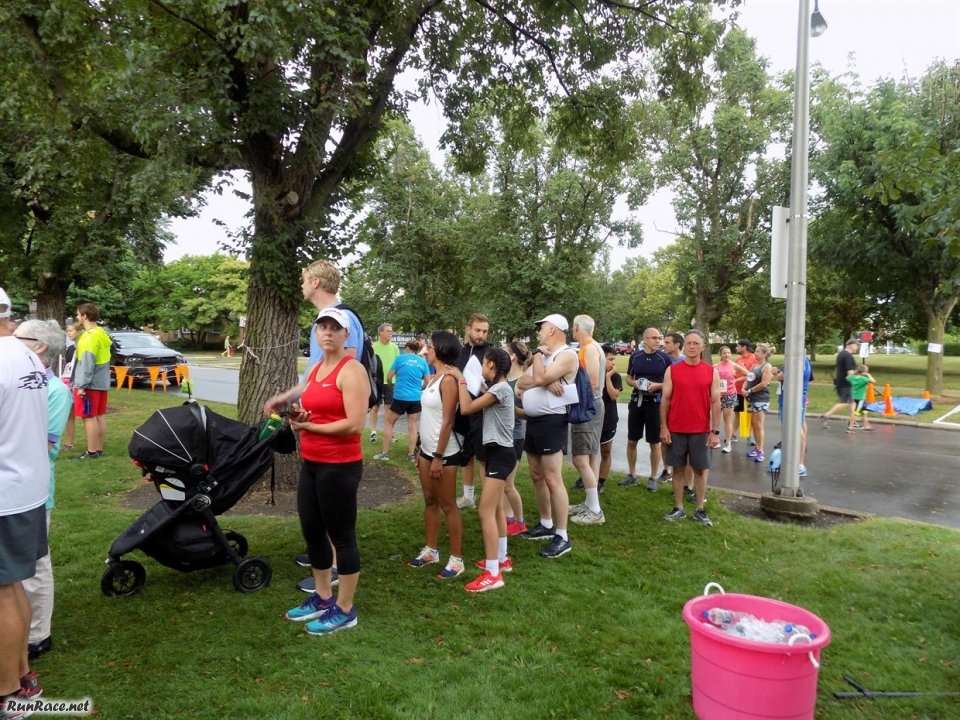 Chicago Full Moon Run Pre-race Bustle