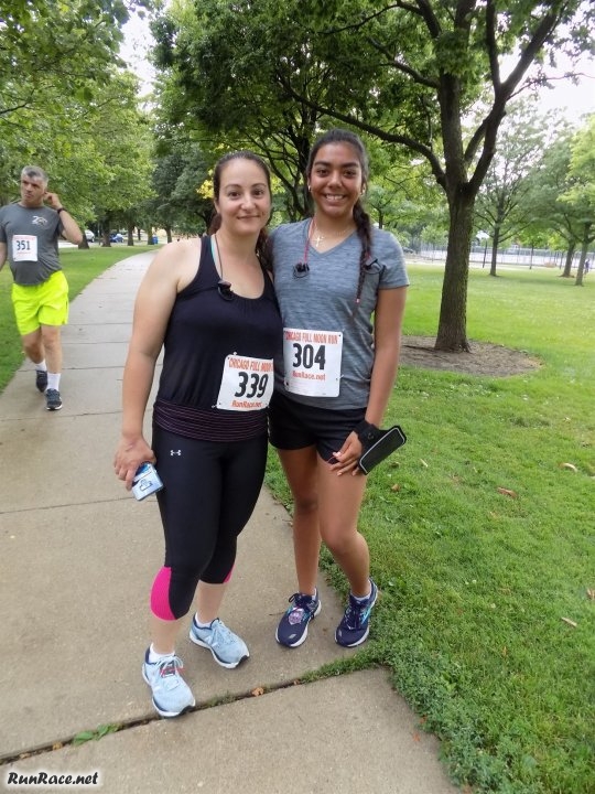 Chicago Full Moon Run Pre-race Bustle