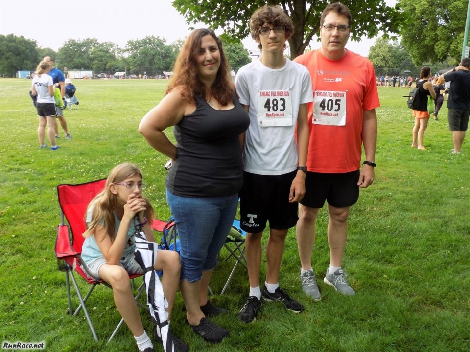 Chicago Full Moon Run Pre-race Bustle